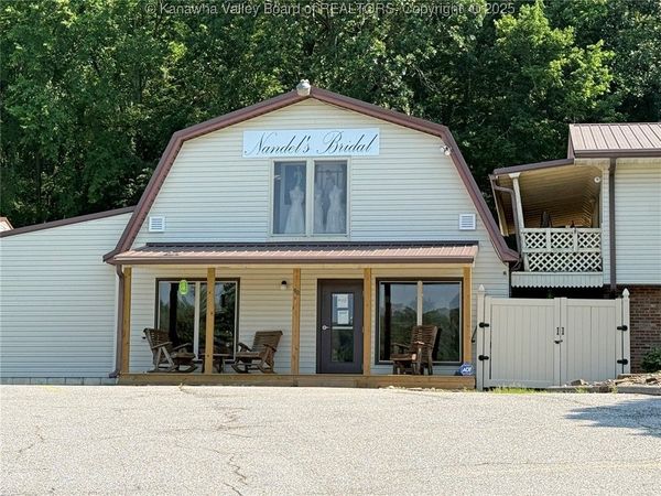 98 Roosevelt Boulevard, Eleanor, WV 25070