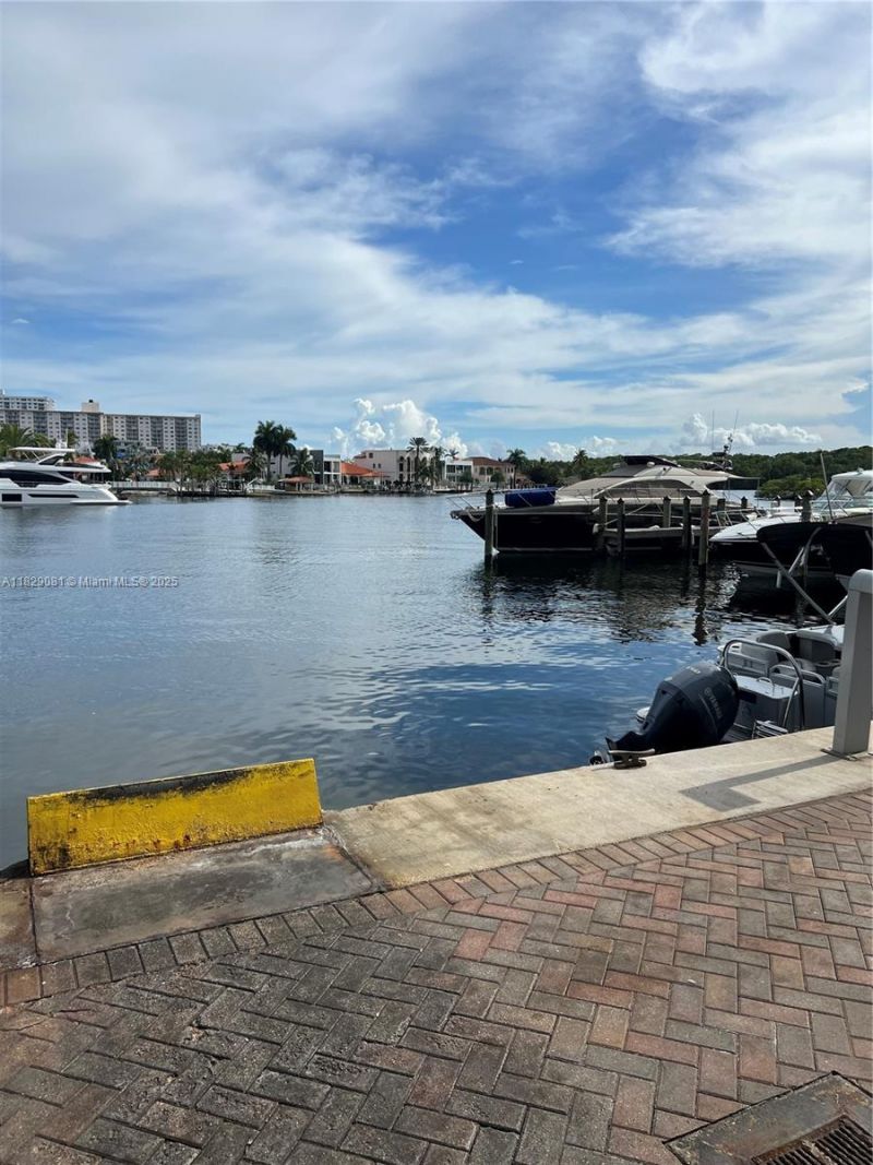 400 Sunny Isles Blvd Dd 211, Sunny Isles Beach, FL 33160 Photo