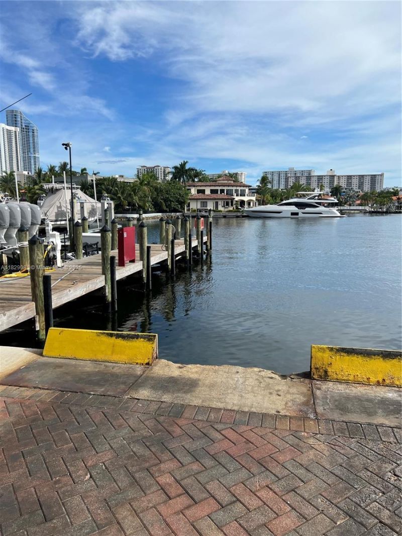 400 Sunny Isles Blvd Dd 211, Sunny Isles Beach, FL 33160 Photo