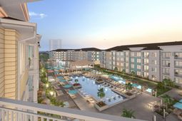 235 Fins Up Circle photo 4