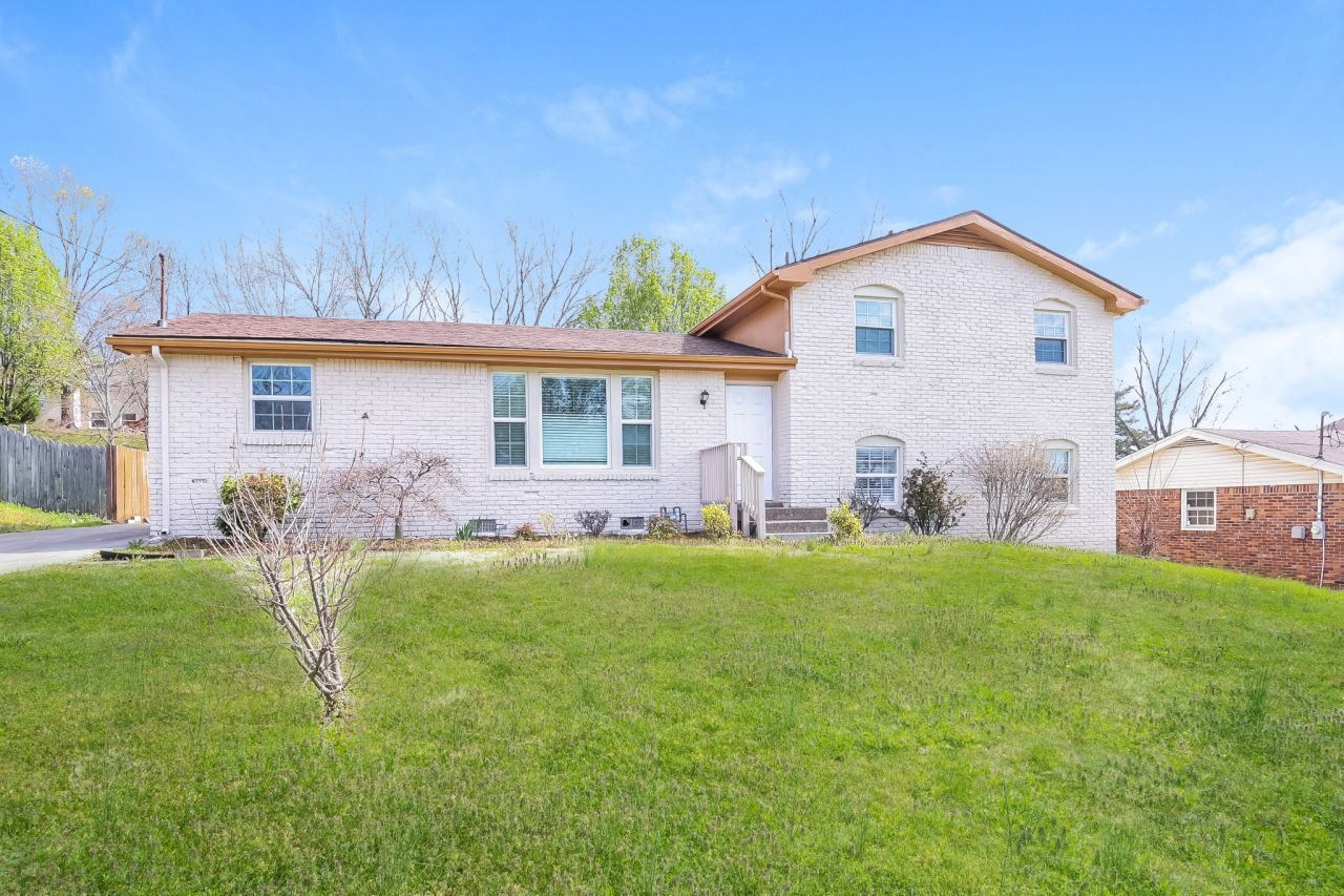 2636 Ravine Dr, Nashville, TN 37217 Main Photo