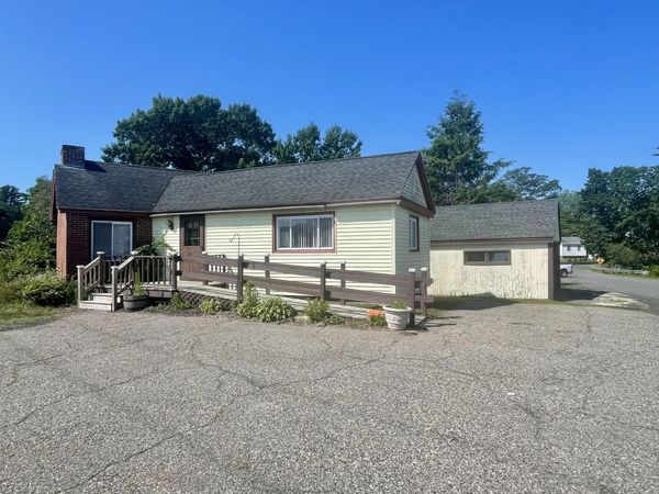 4 Lakeshore Drive, Seabrook, NH 03874