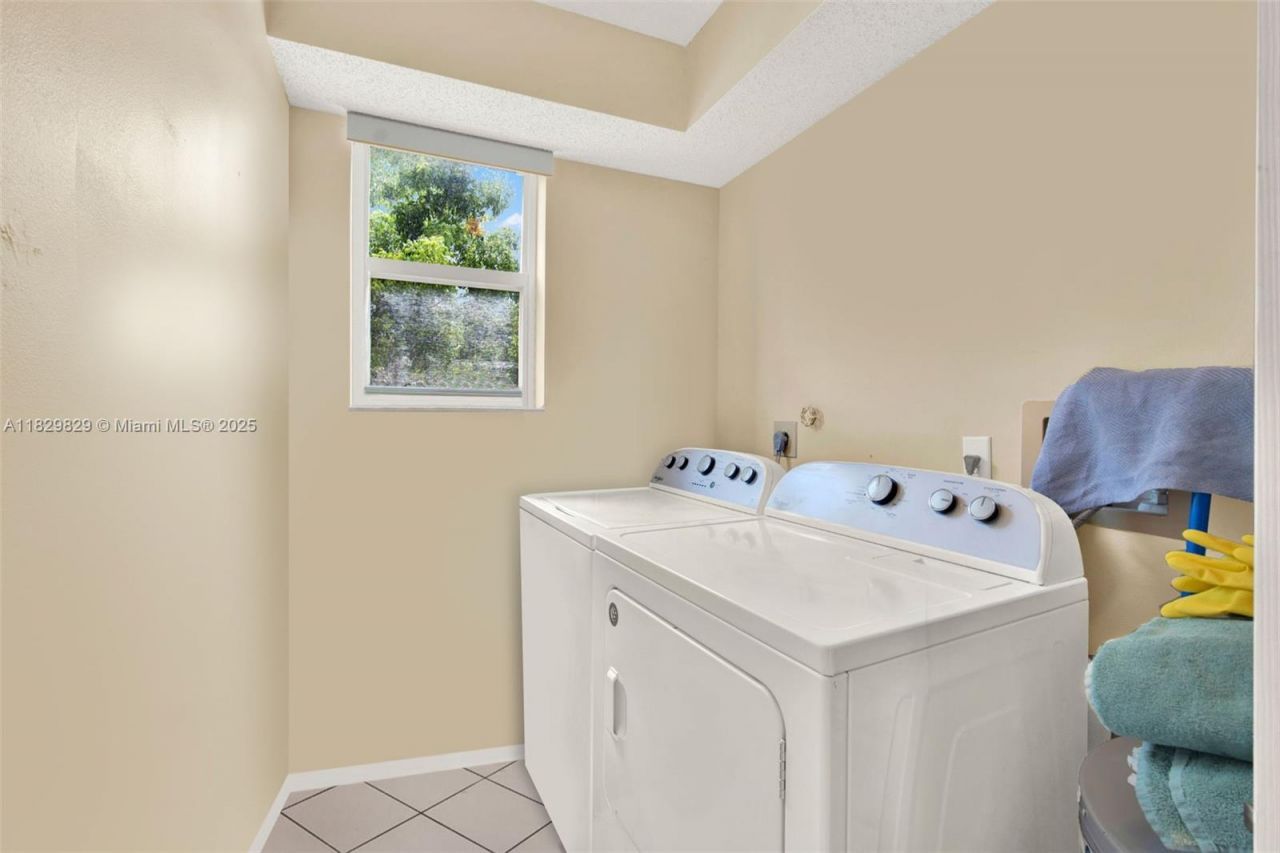 10217 NW 24th Pl, Unit 310, Sunrise, FL 33322 Photo