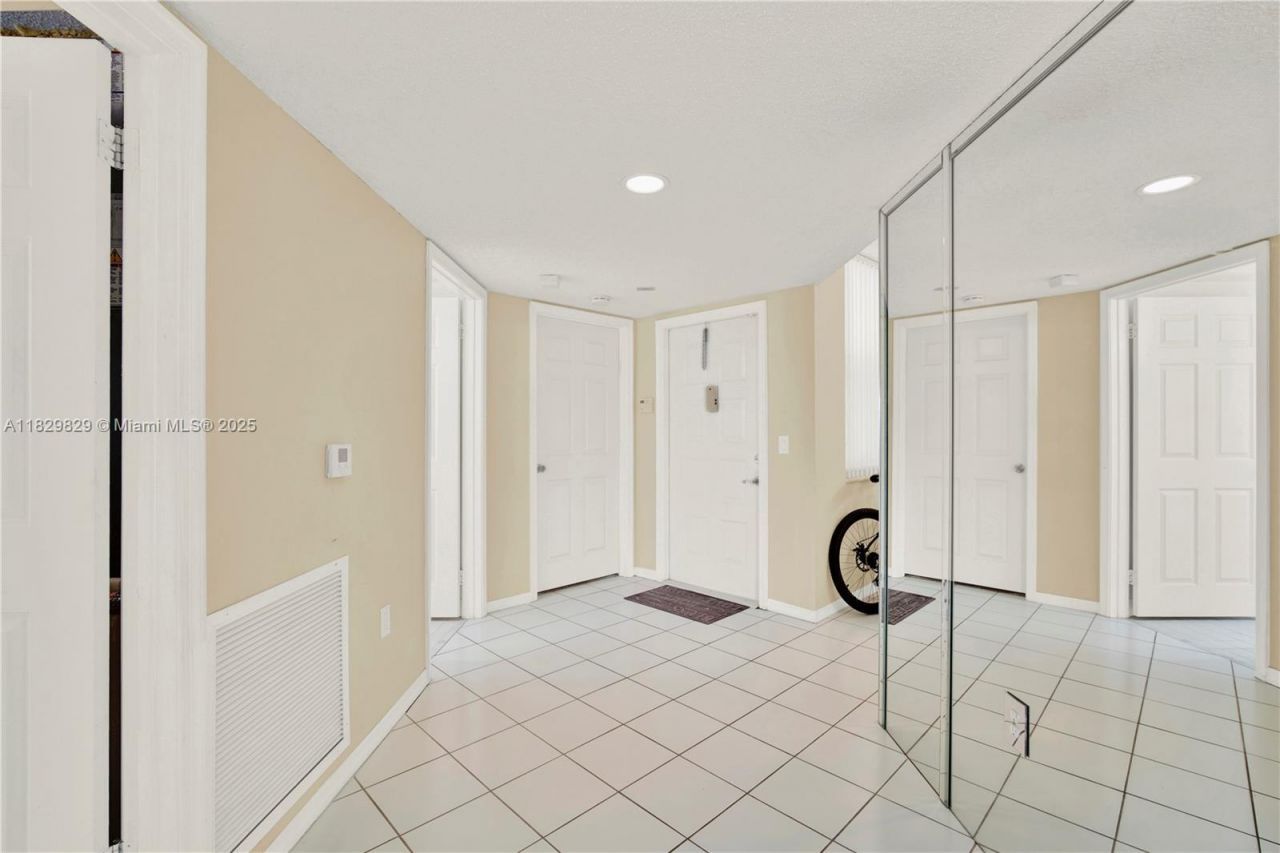 10217 NW 24th Pl, Unit 310, Sunrise, FL 33322 Photo