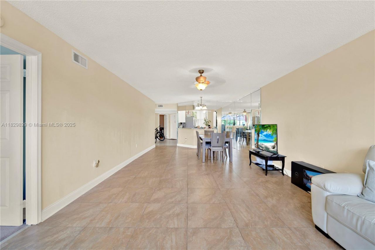 10217 NW 24th Pl, Unit 310, Sunrise, FL 33322 Photo