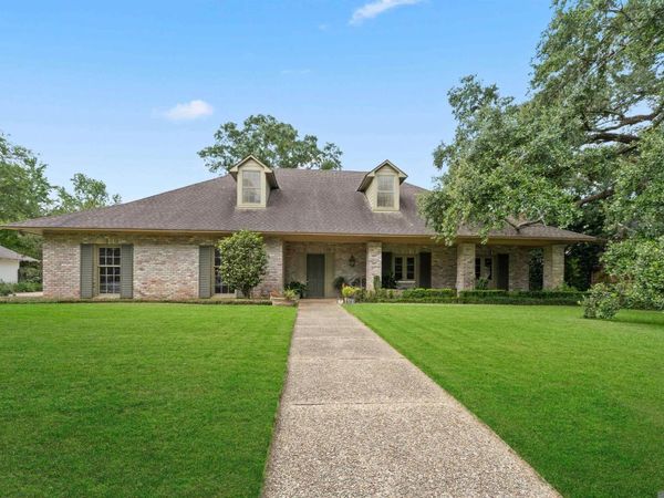 3730 Floyd Dr, Baton Rouge, LA 70808