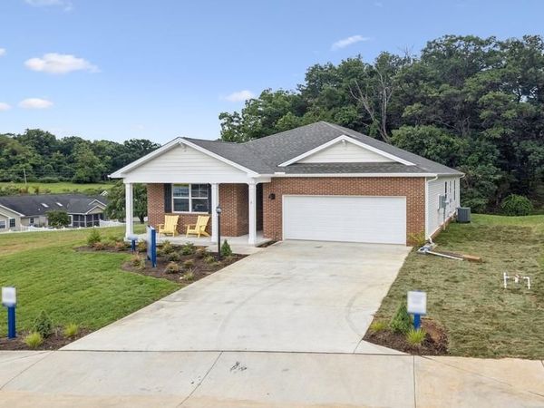 17 RIVER OAK DRIVE, STAUNTON, VA 24401