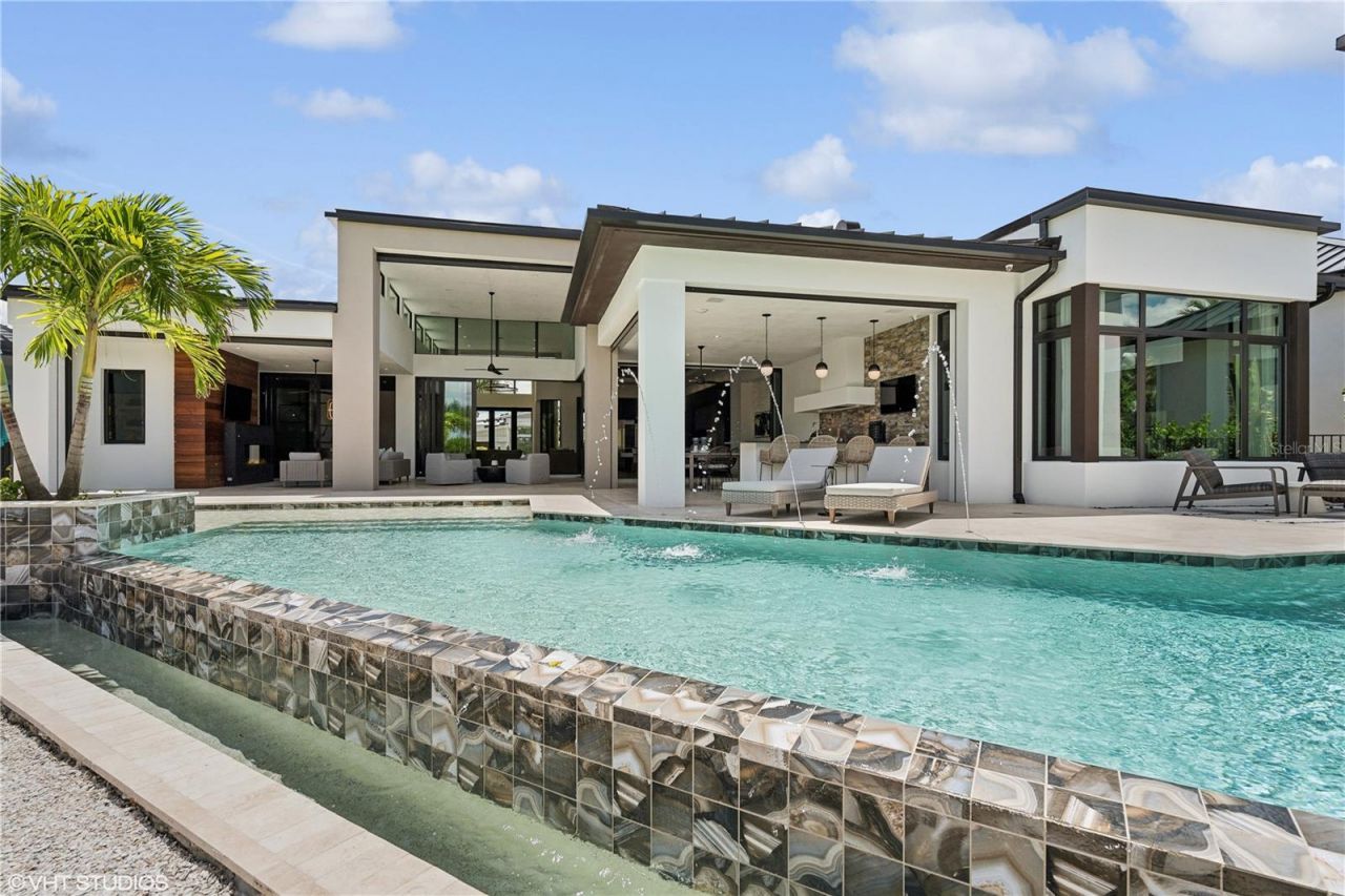 10411 Via Parma Way, Miromar Lakes, FL 33913 Photo