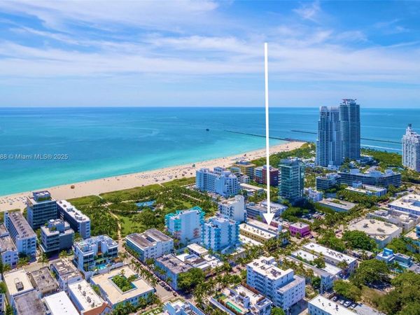 205 Collins Ave, Miami Beach, FL 33139