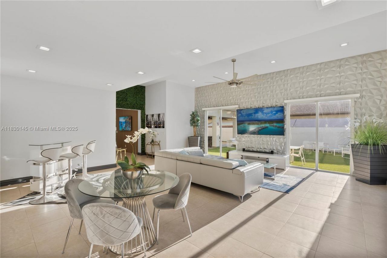 13815 SW 38th St, Miami, FL 33175 Photo