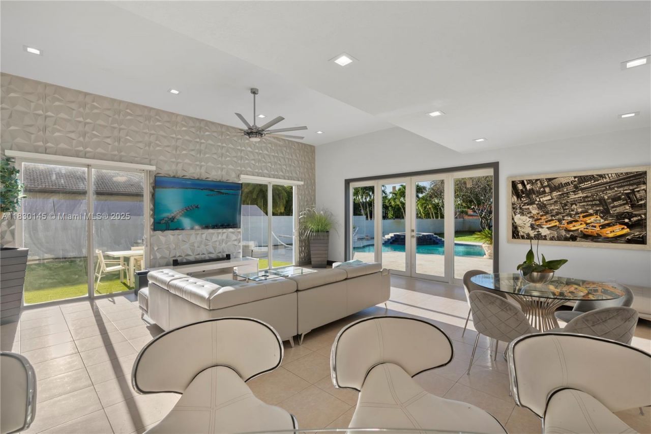 13815 SW 38th St, Miami, FL 33175 Photo