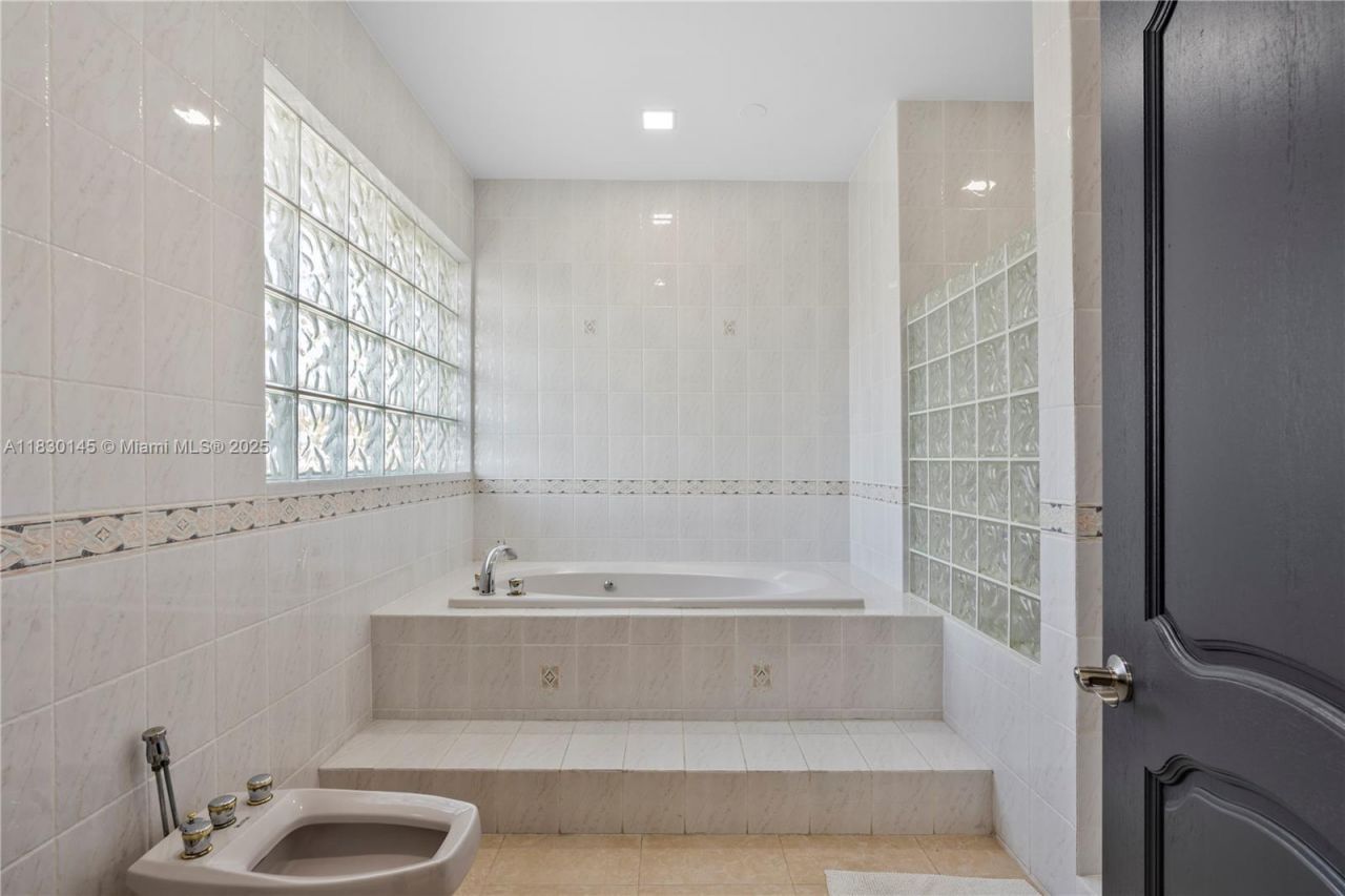 13815 SW 38th St, Miami, FL 33175 Photo