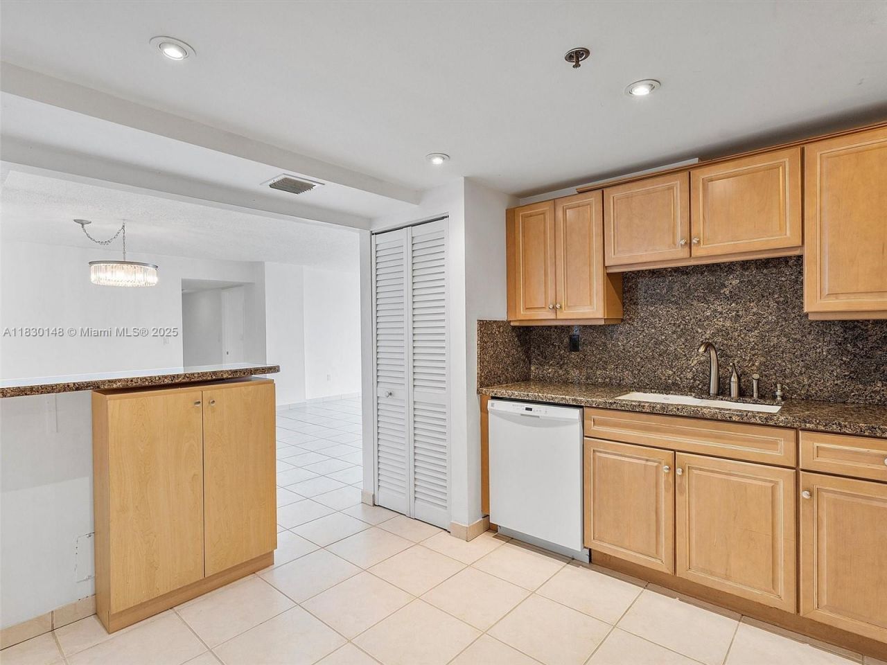 210 174th St, Unit 2005, Sunny Isles Beach, FL 33160 Photo