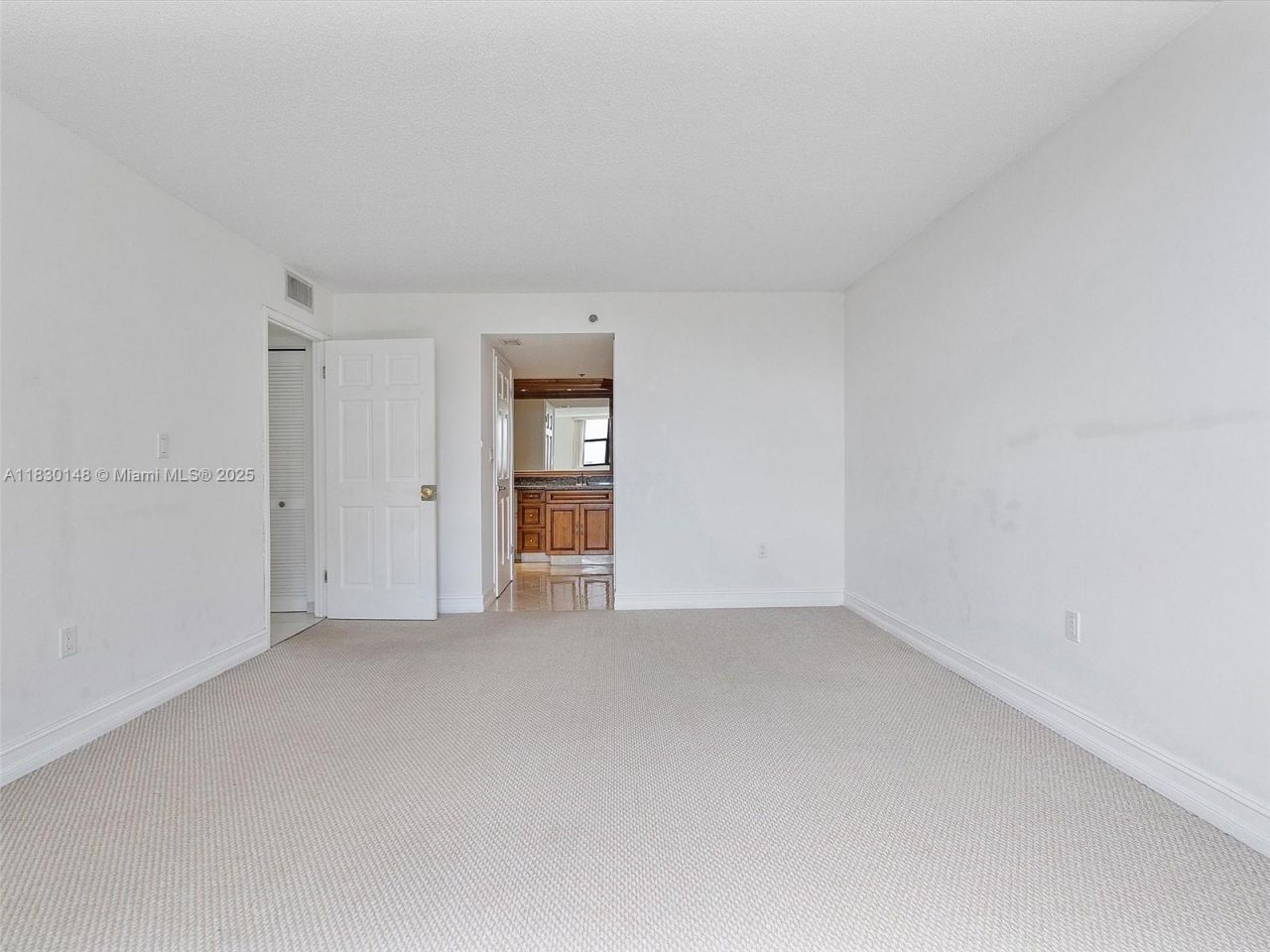 210 174th St, Unit 2005, Sunny Isles Beach, FL 33160 Photo