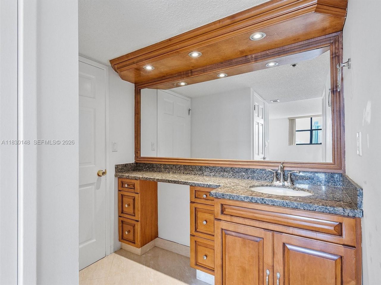 210 174th St, Unit 2005, Sunny Isles Beach, FL 33160 Photo
