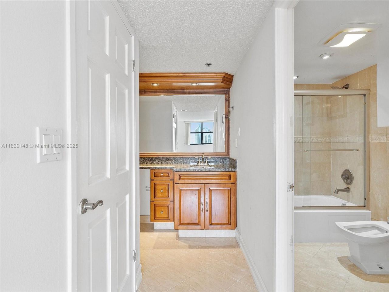 210 174th St, Unit 2005, Sunny Isles Beach, FL 33160 Photo