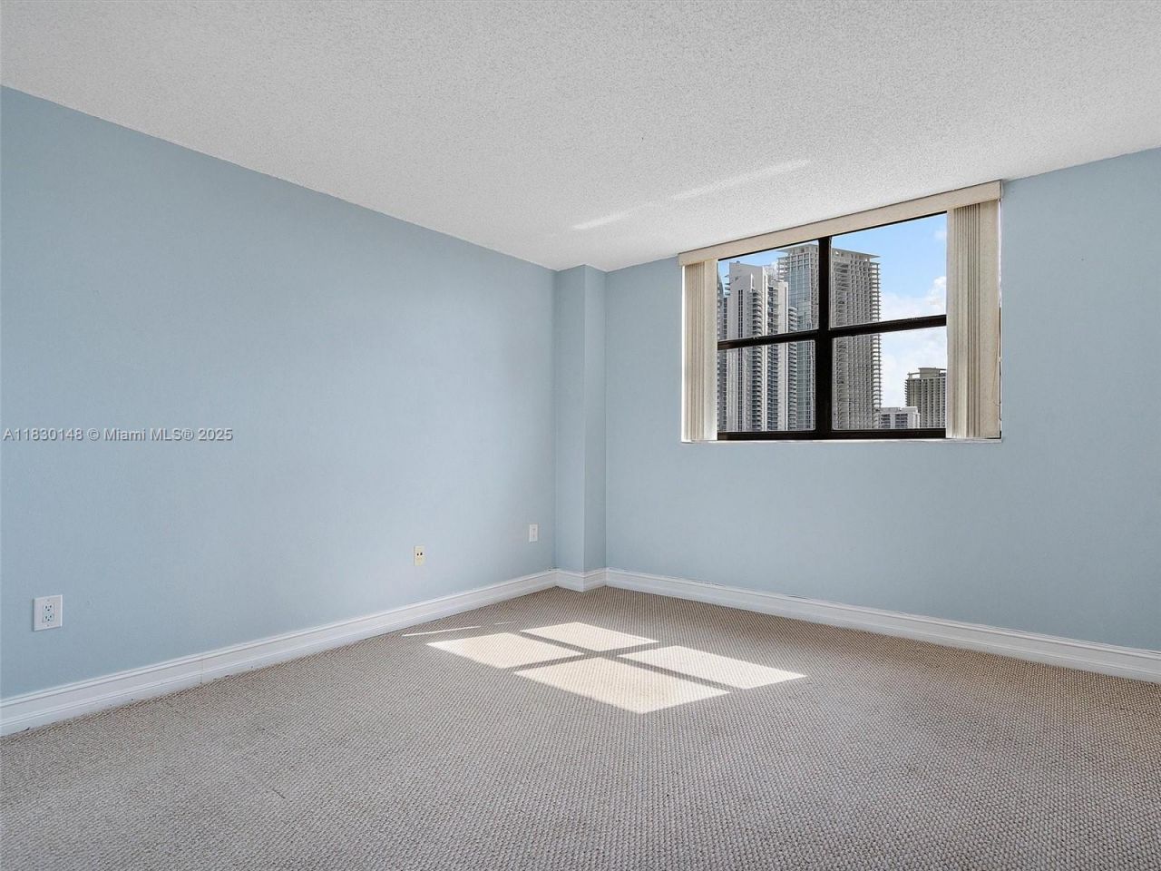 210 174th St, Unit 2005, Sunny Isles Beach, FL 33160 Photo