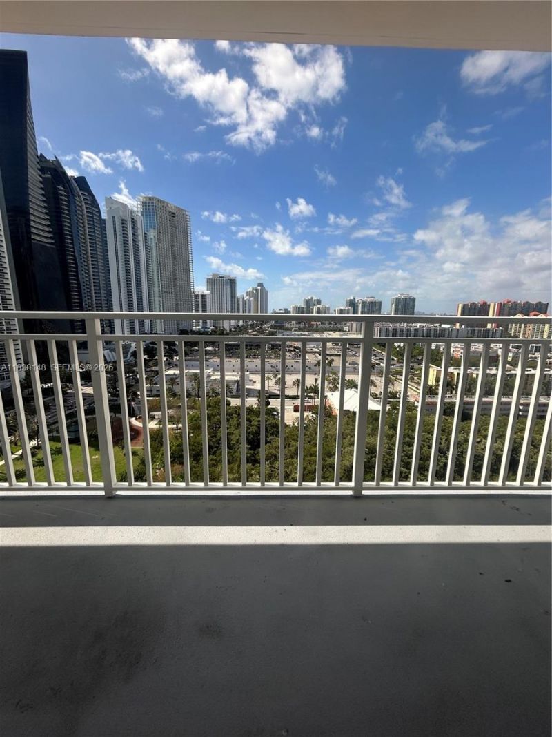 210 174th St, Unit 2005, Sunny Isles Beach, FL 33160 Photo