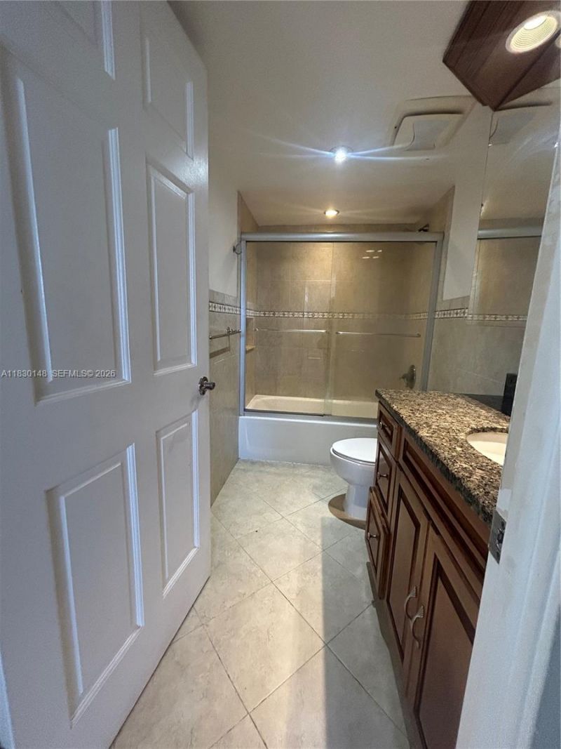 210 174th St, Unit 2005, Sunny Isles Beach, FL 33160 Photo