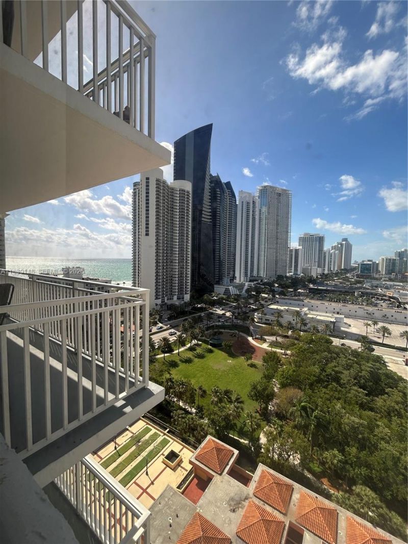 210 174th St, Unit 2005, Sunny Isles Beach, FL 33160 Photo