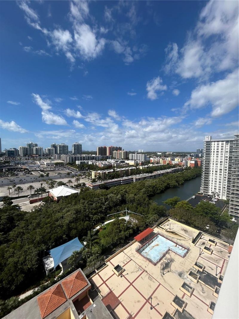 210 174th St, Unit 2005, Sunny Isles Beach, FL 33160 Photo
