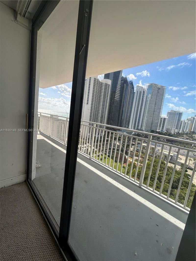 210 174th St, Unit 2005, Sunny Isles Beach, FL 33160 Photo