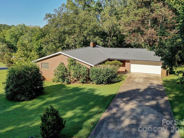 165 Fieldstone Farm Drive, Statesville, NC 28625