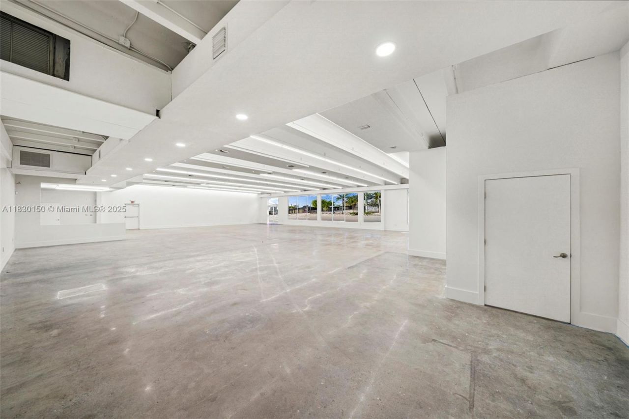 100 NW 36th St, Miami, FL 33127 Photo