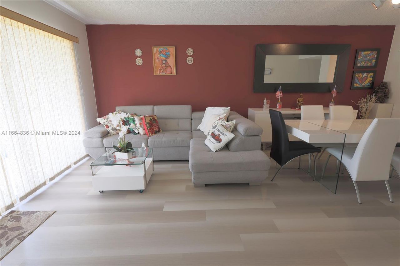 12750 SW 15th St, Unit 106D, Pembroke Pines, FL 33027 Photo