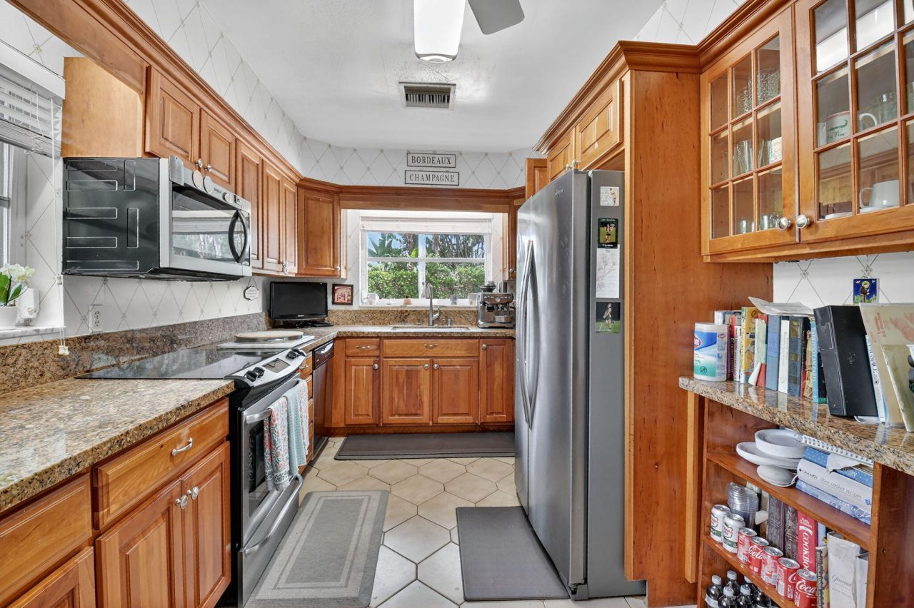 1095 Hibiscus Lane, Delray Beach, FL 33444 Photo