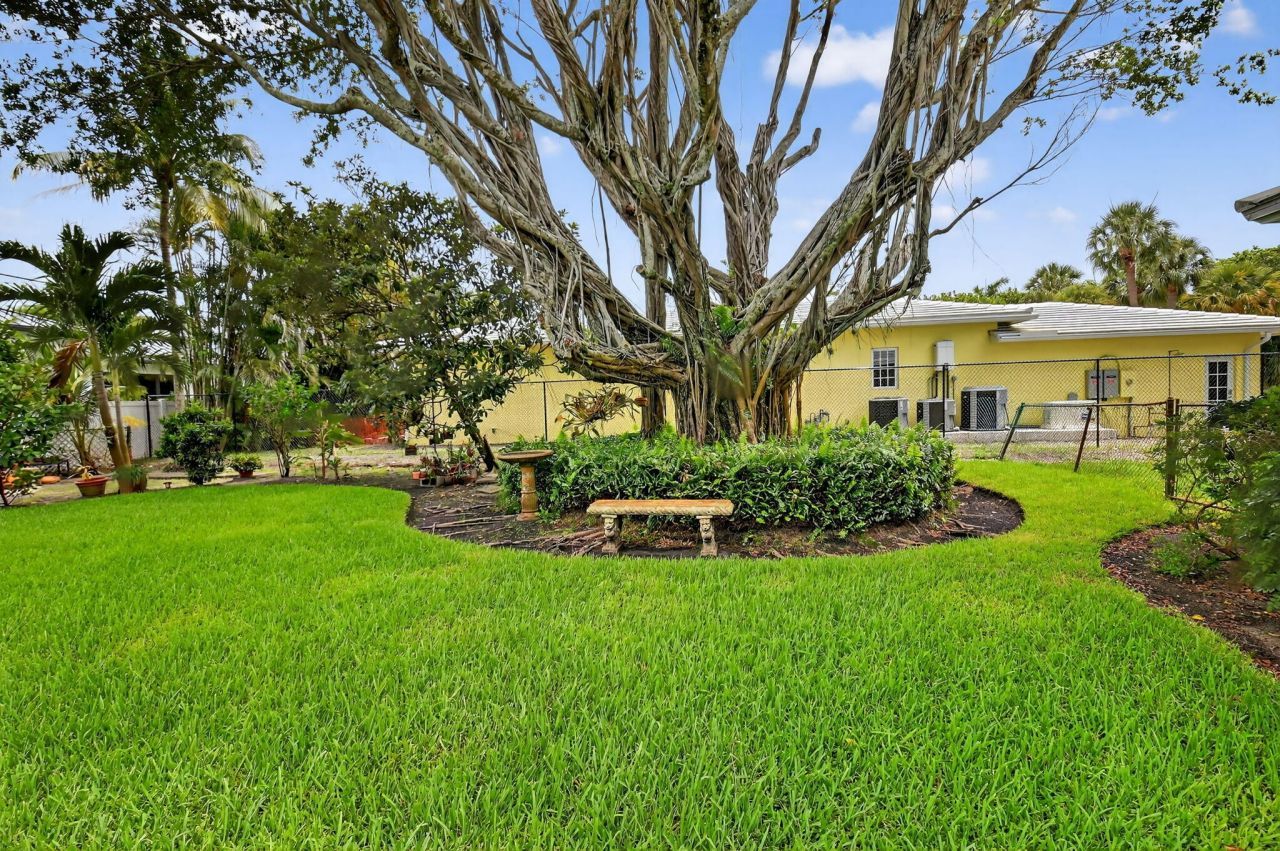1095 Hibiscus Lane, Delray Beach, FL 33444 Photo