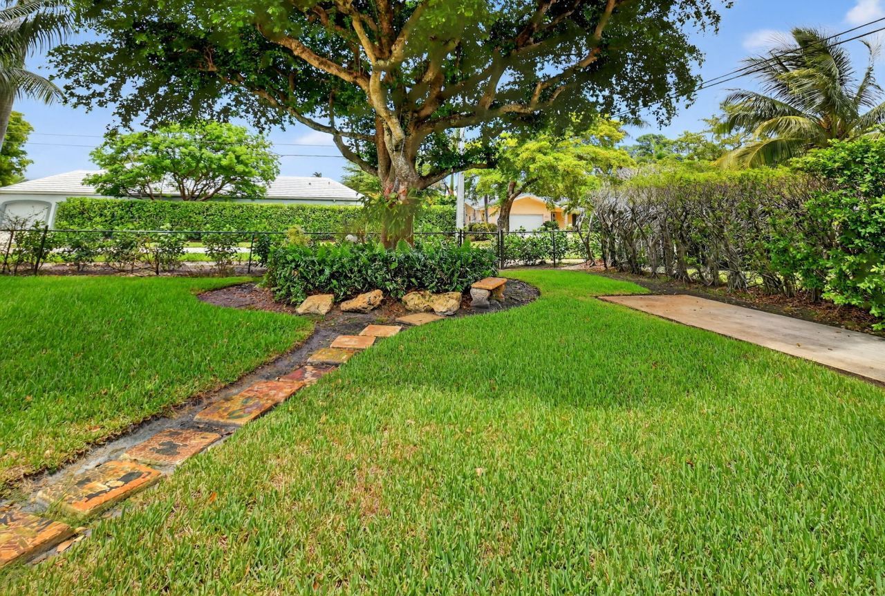 1095 Hibiscus Lane, Delray Beach, FL 33444 Photo
