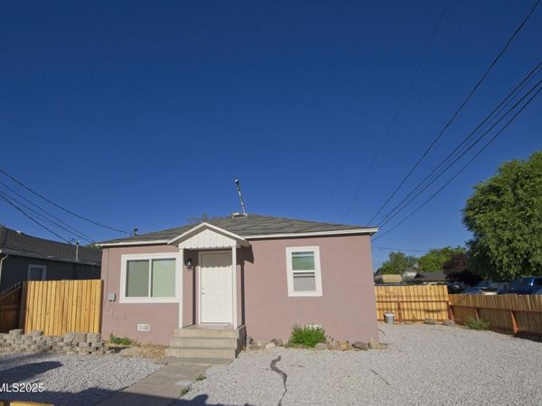 985 10th Street, Sparks, NV 89431