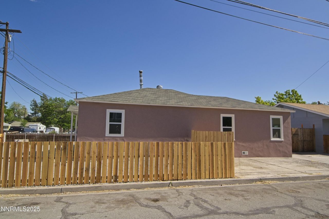 985 10th Street, Sparks, NV 89431 Photo