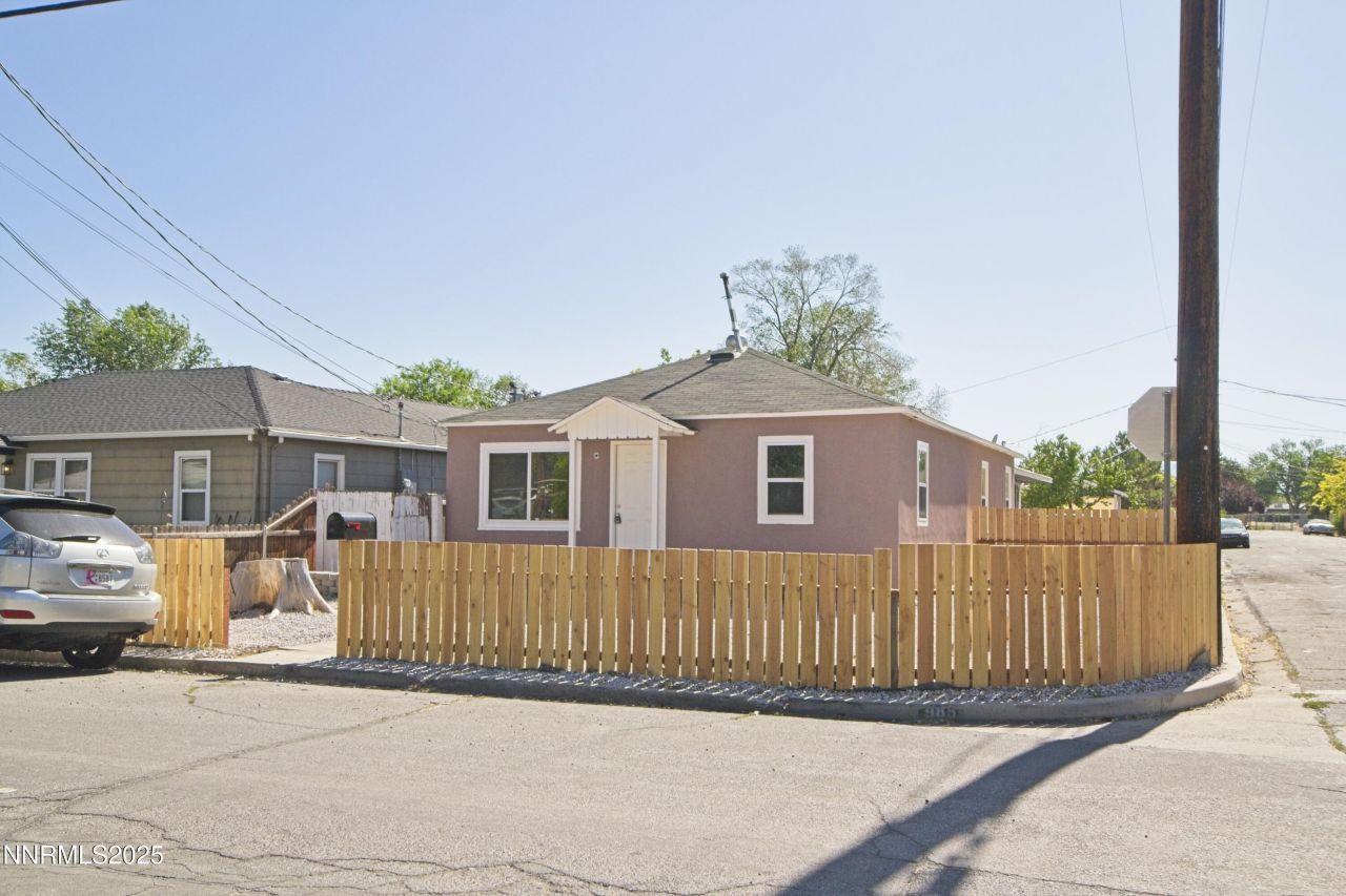 985 10th Street, Sparks, NV 89431 Photo