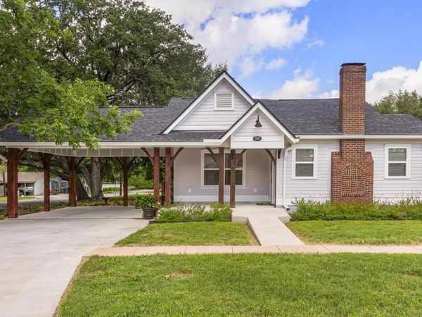 522 S Walnut Ave, Luling, TX 78648