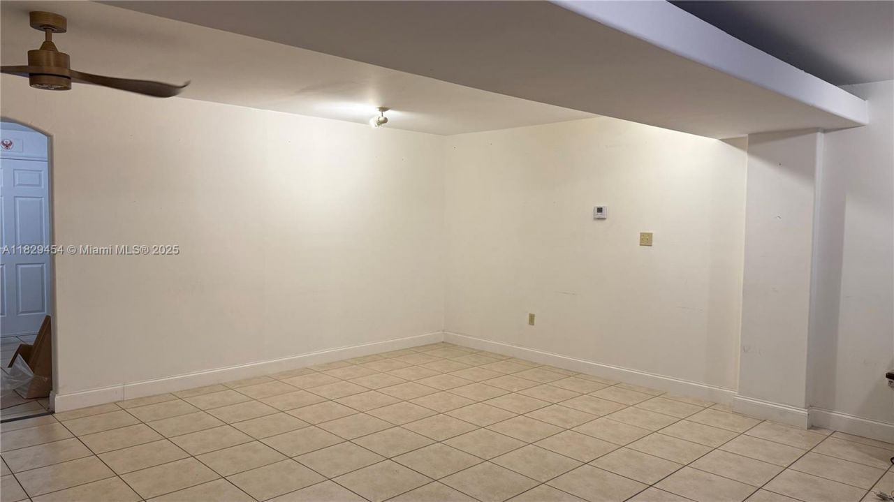 1651 W 37th St, Unit 402, Hialeah, FL 33012 Photo