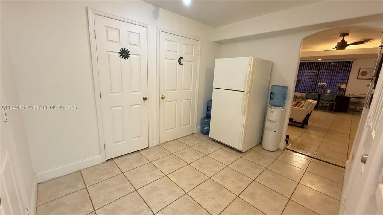 1651 W 37th St, Unit 402, Hialeah, FL 33012 Photo