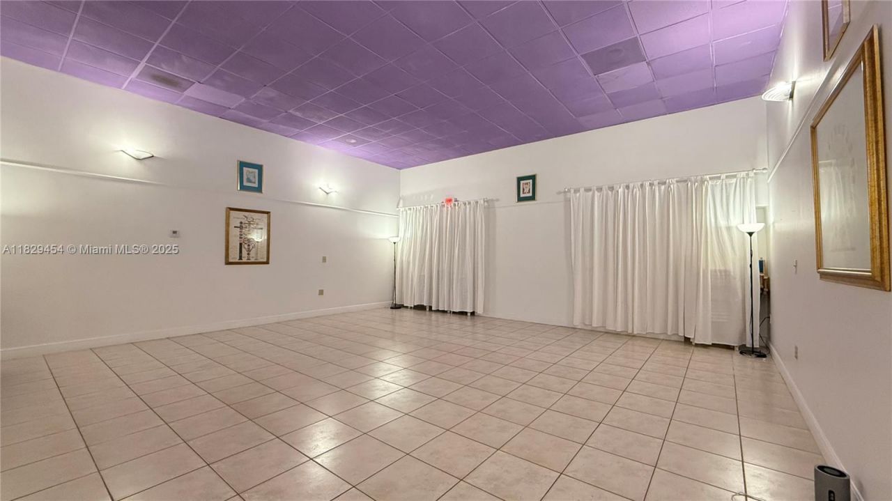1651 W 37th St, Unit 402, Hialeah, FL 33012 Photo
