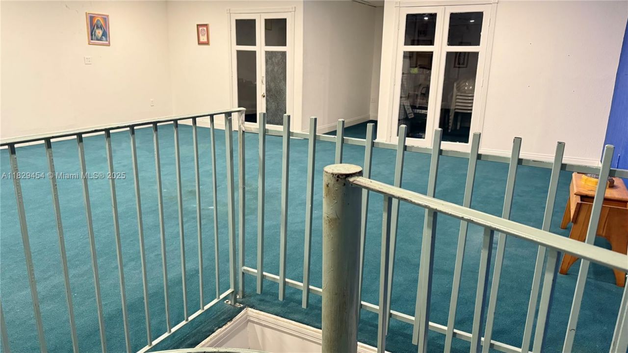 1651 W 37th St, Unit 402, Hialeah, FL 33012 Photo