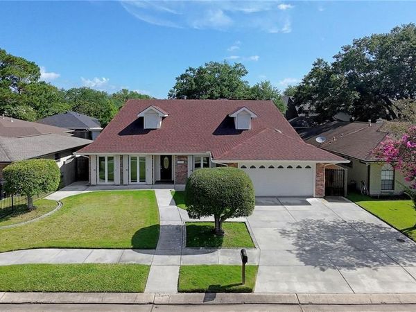 7505 ASHBORNE Drive, Harahan, LA 70123