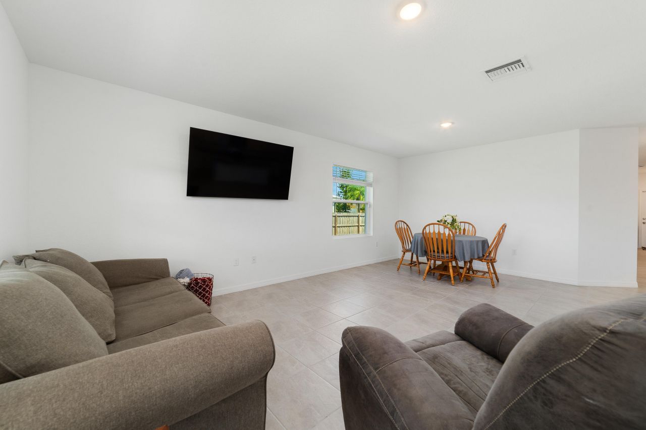 1312 SW Calmar Avenue, Unit 164, Port Saint Lucie, FL 34953 Photo