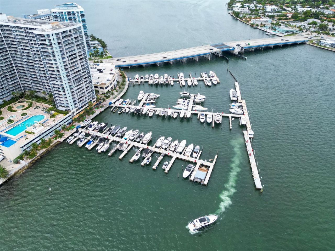 7601 E Treasure Dr #c-108, North Bay Village, FL 33141 Photo