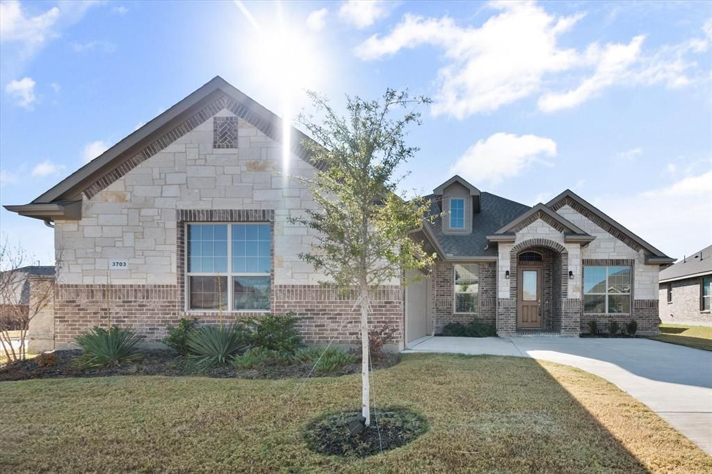 3703 Twin Pines Drive, Grand Prairie, TX 76065 Main Photo