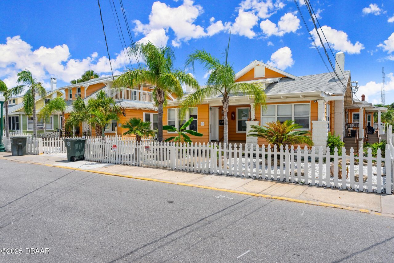 23 S Hollywood Avenue, Daytona Beach, FL 32118 Photo