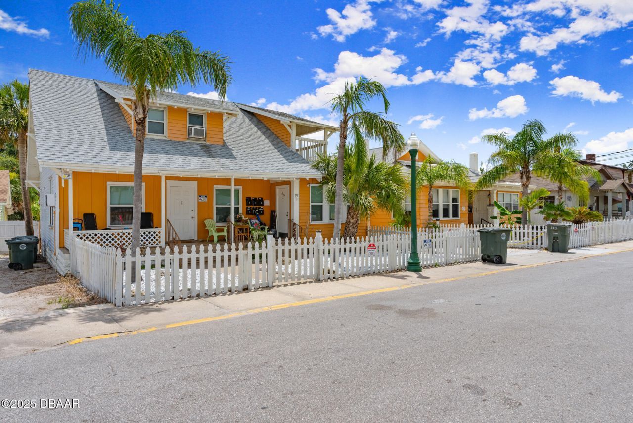 23 S Hollywood Avenue, Daytona Beach, FL 32118 Photo