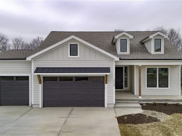 17156 S Barstow Street, Olathe, KS 66062