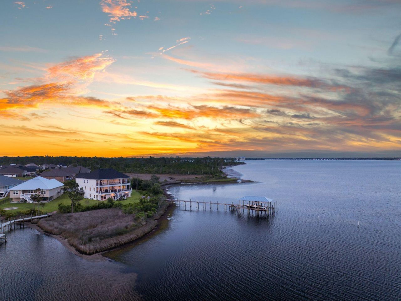 389 Confidence Way, Southport, FL 32409 Main Photo