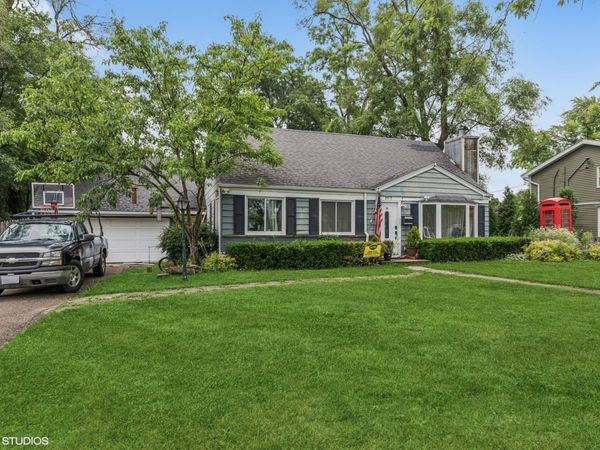 3212 Lindenwood Lane, Glenview, IL 60025