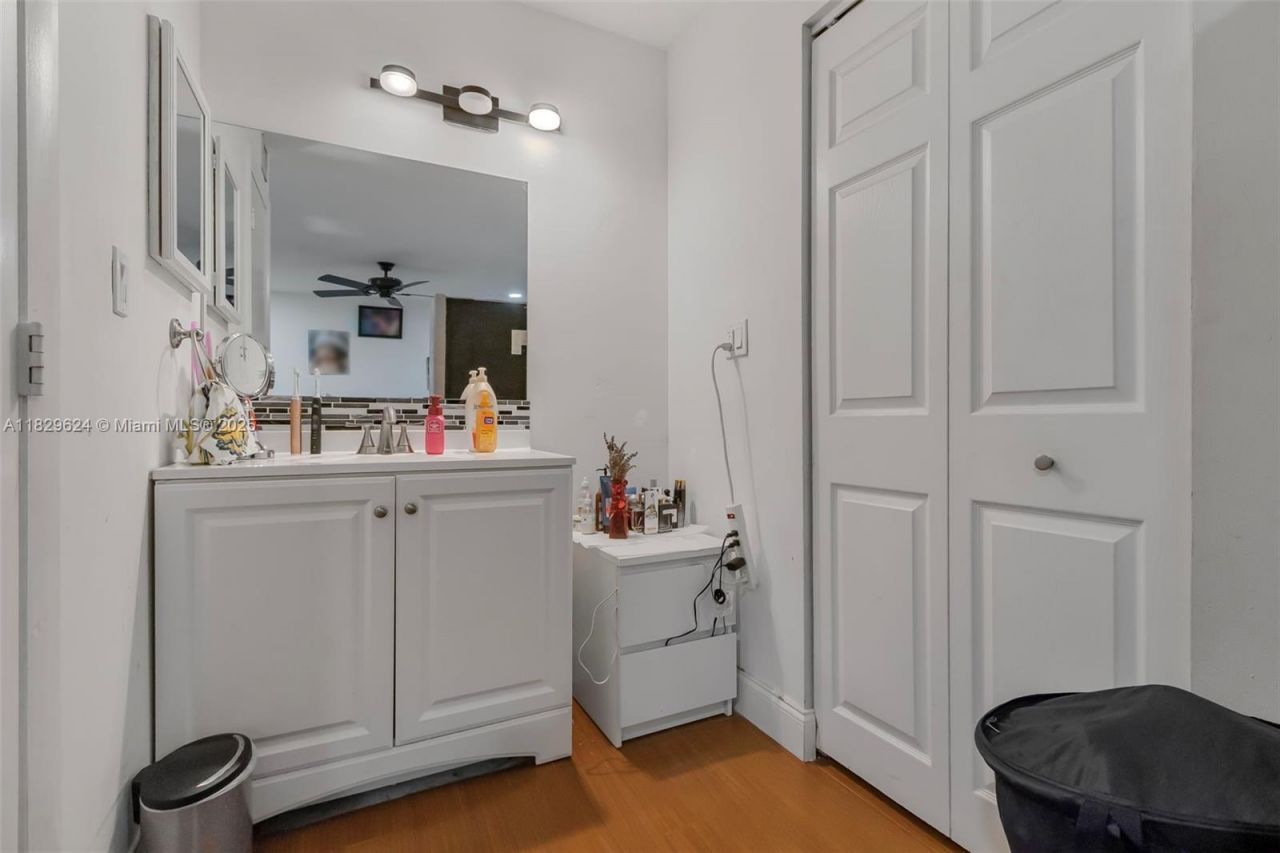 3350 NE 192nd St, Unit 1L-B, Aventura, FL 33180 Photo